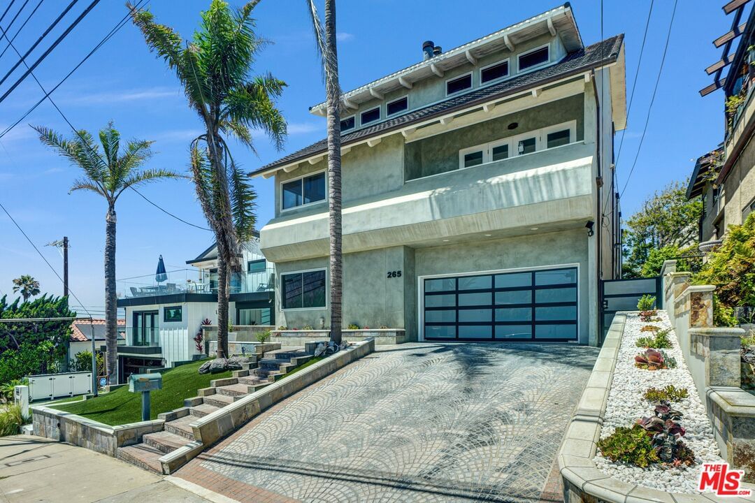 Redlands photo 1