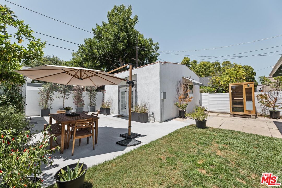 Winchester photo 33
