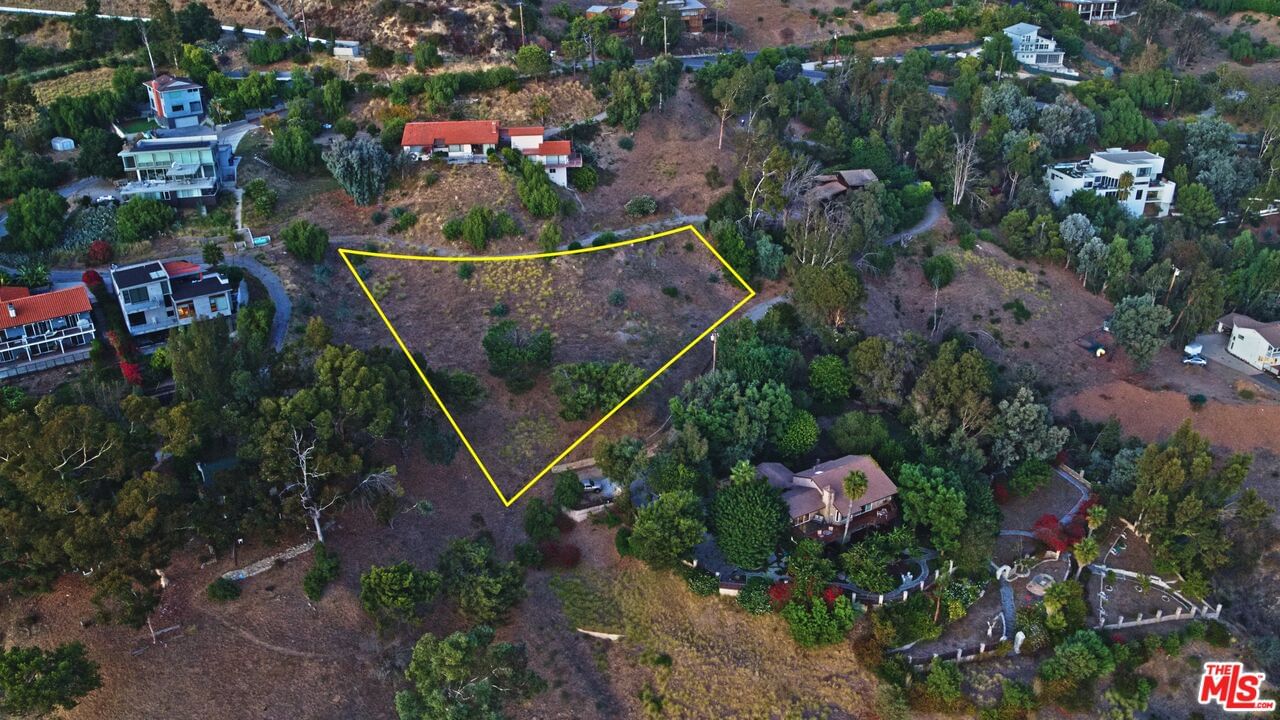 Eldermoor Dr photo 3
