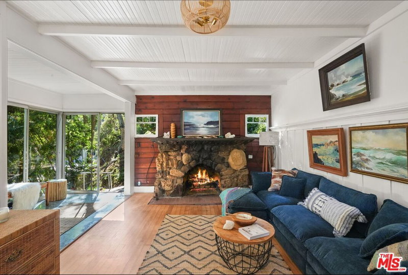 860 Old Topanga Canyon Rd