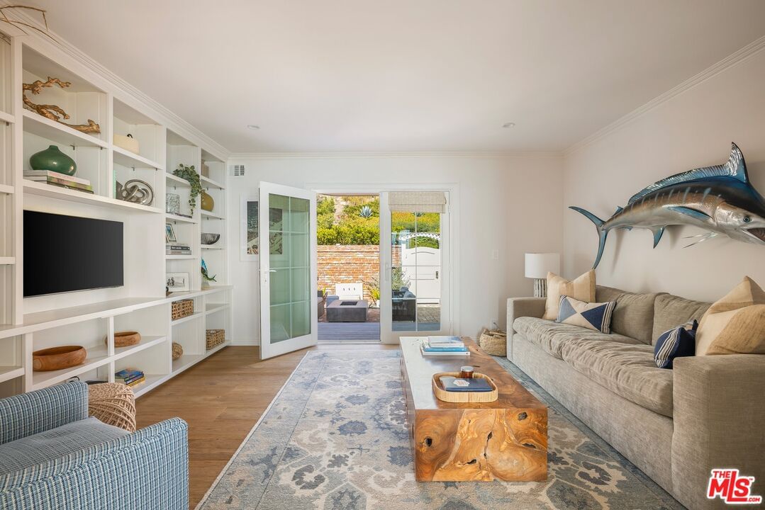 Malibu Cove Colony photo 11