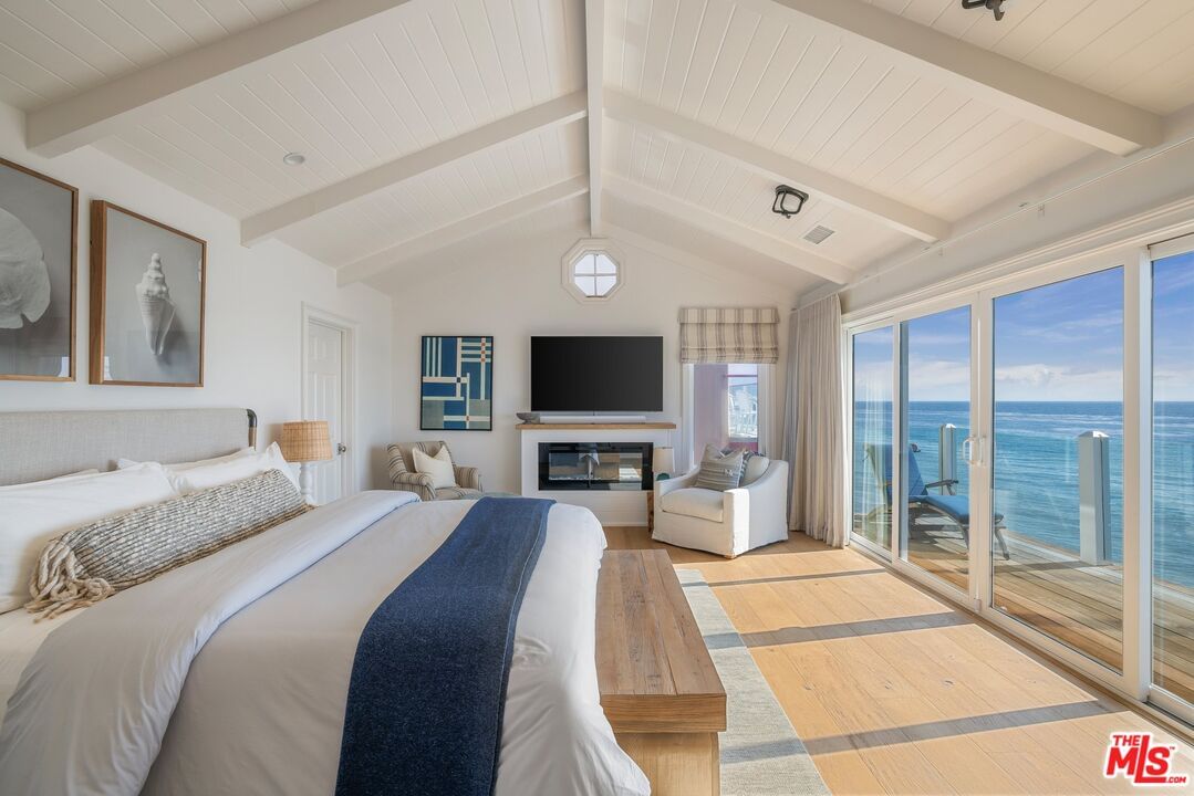 Malibu Cove Colony photo 13