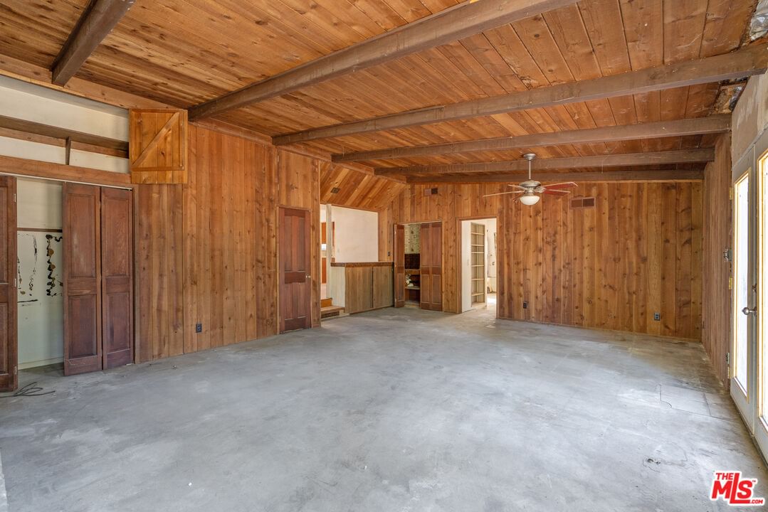 Hatteras photo 25