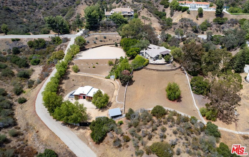 25700 Mulholland Hwy