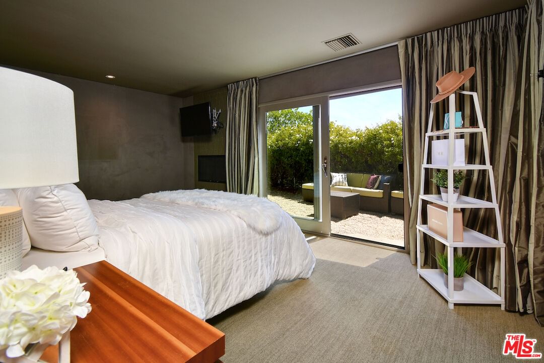 Mulholland photo 44