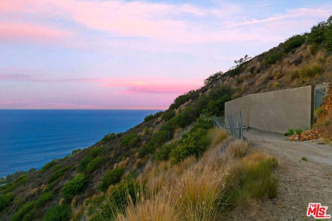 Encinal Canyon photo 21