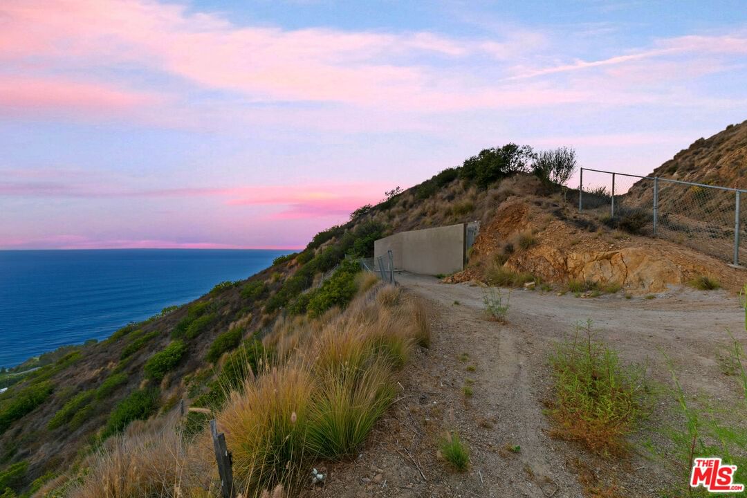 Encinal Canyon photo 24