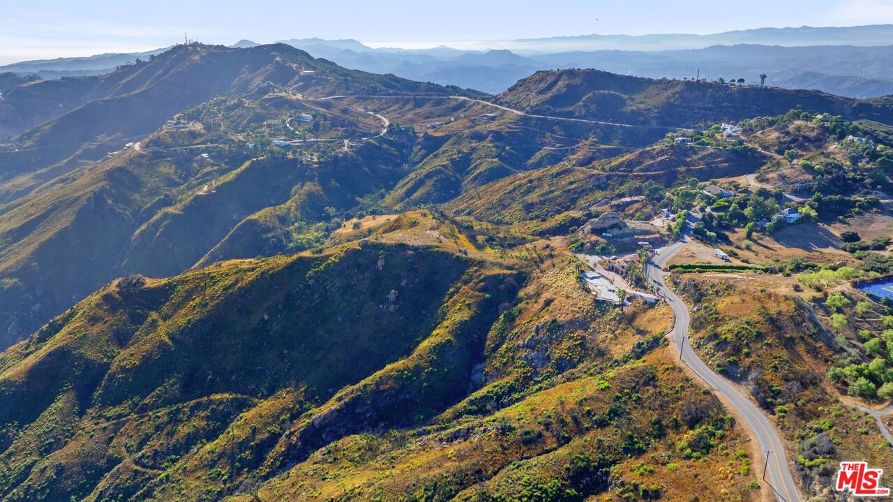 Saddle Peak photo 36