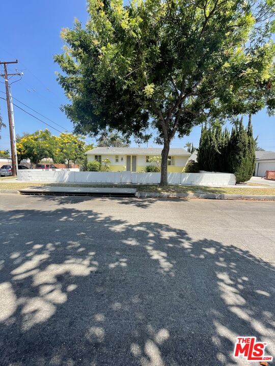 649 Woodcrest Ave