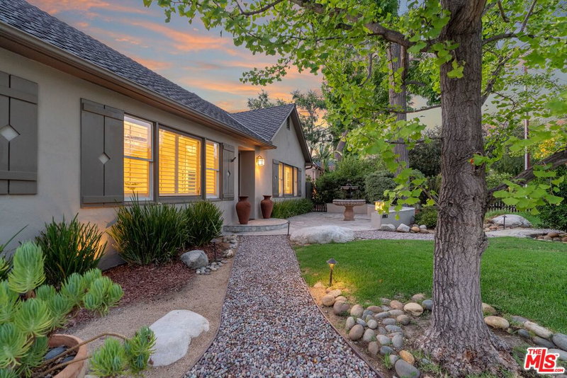 1003 Los Robles Ave