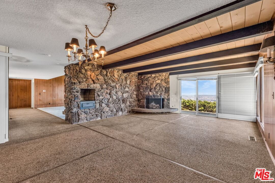 Knoll View photo 21