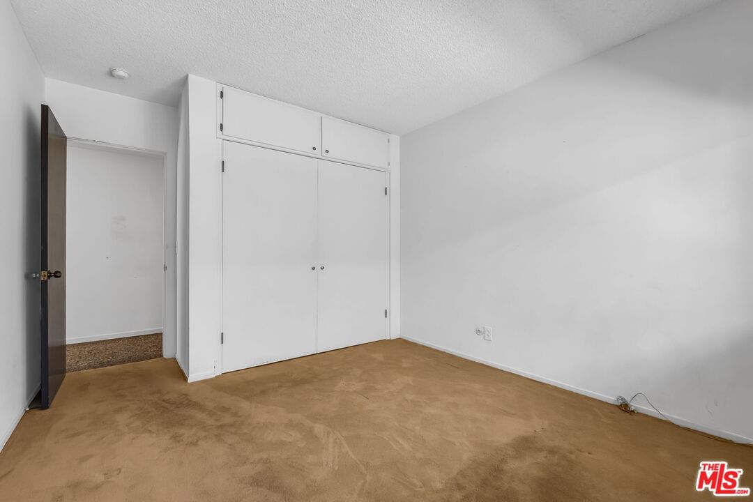 Knoll View photo 38