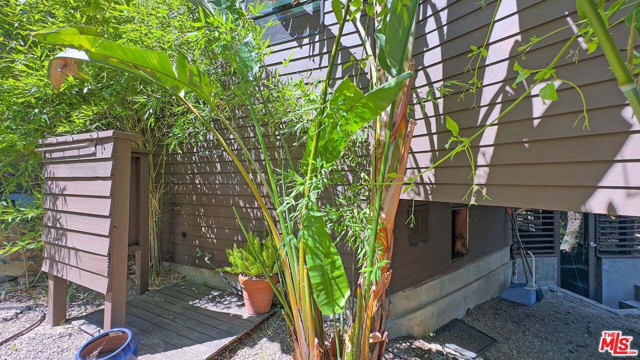 Cave Way photo 28