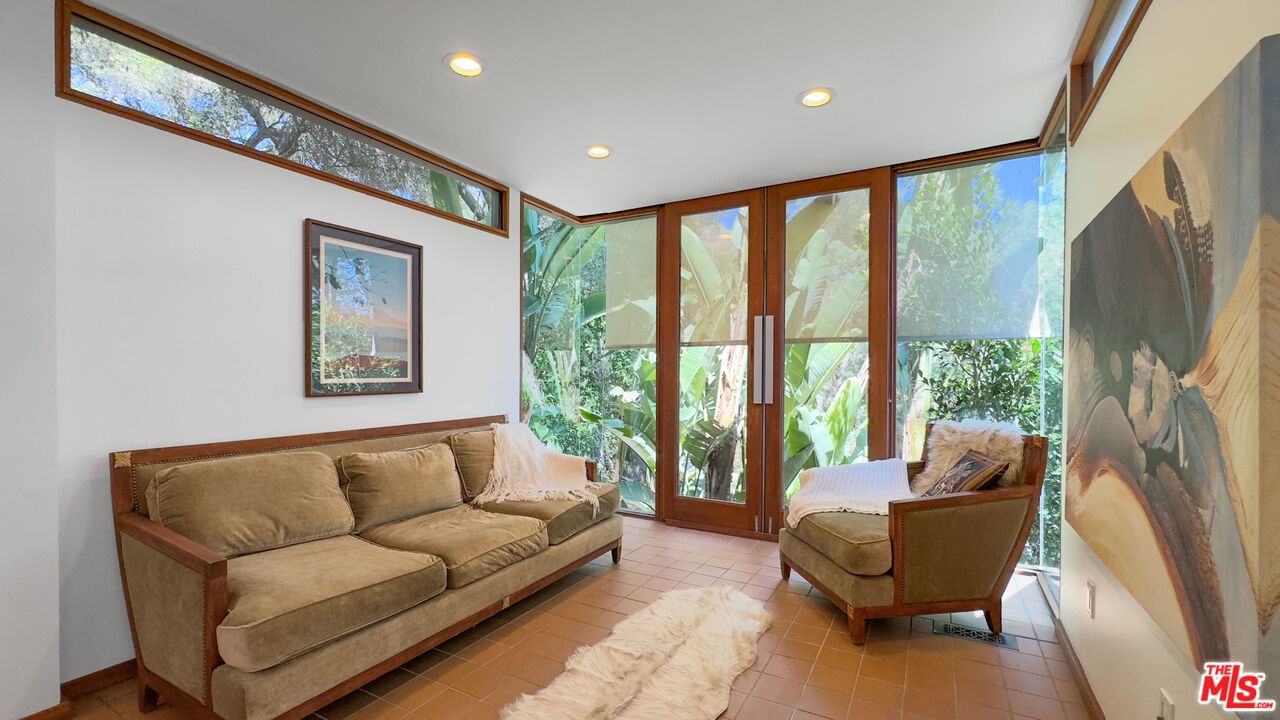 Cave Way photo 8