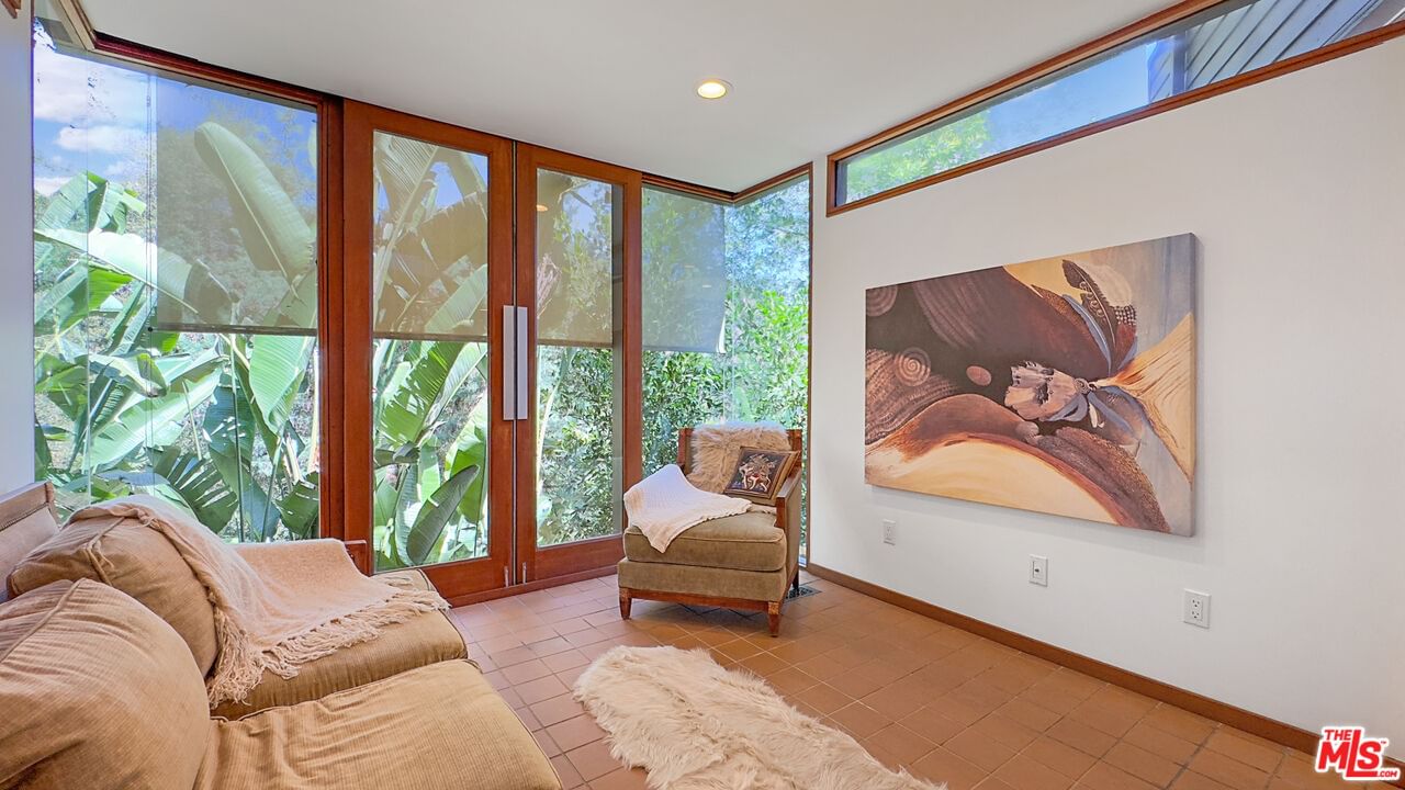 Cave Way photo 9