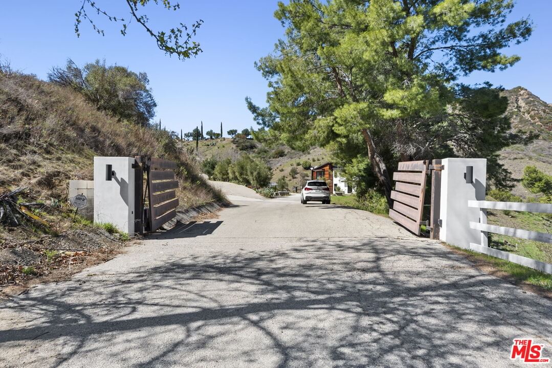 Lobo Canyon photo 70