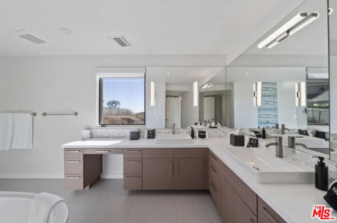 Sequit Dr photo 39