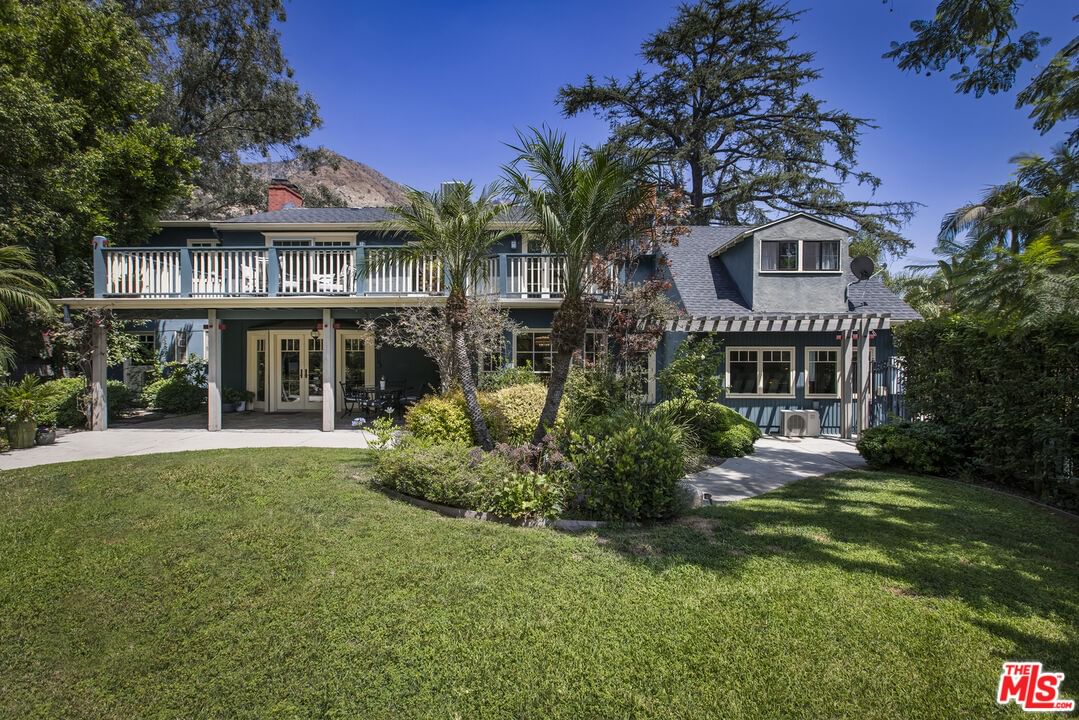 Altadena photo 19