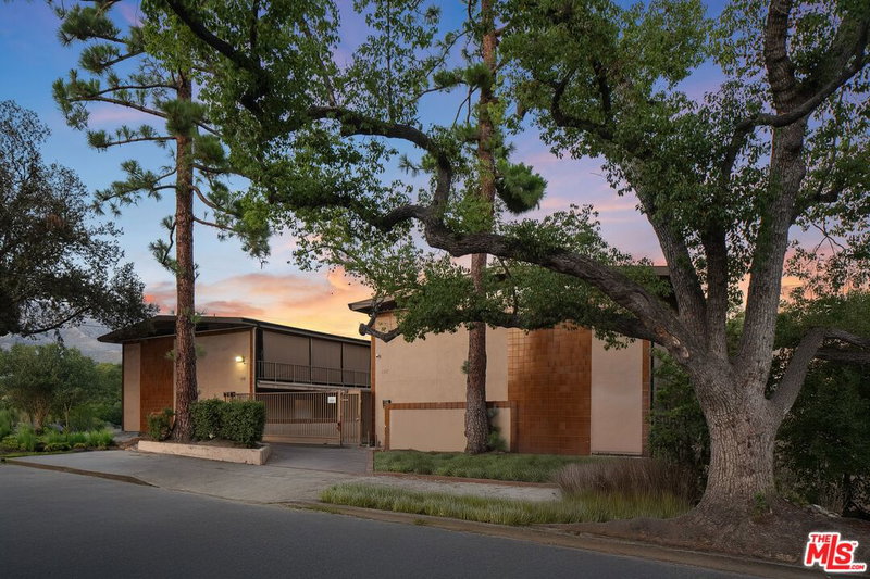 108 Grand Oaks Ave