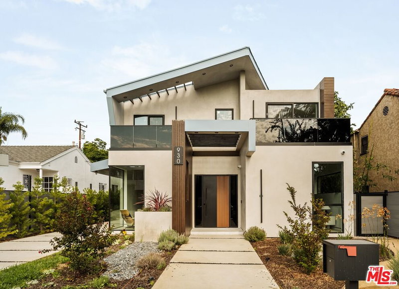 930 La Jolla Ave