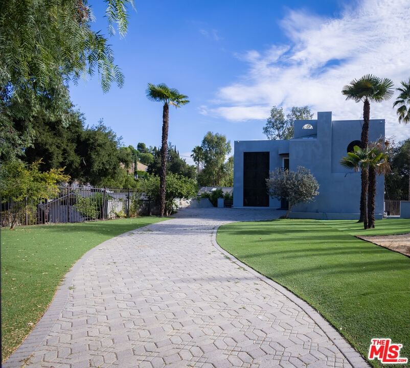Mulholland photo 1