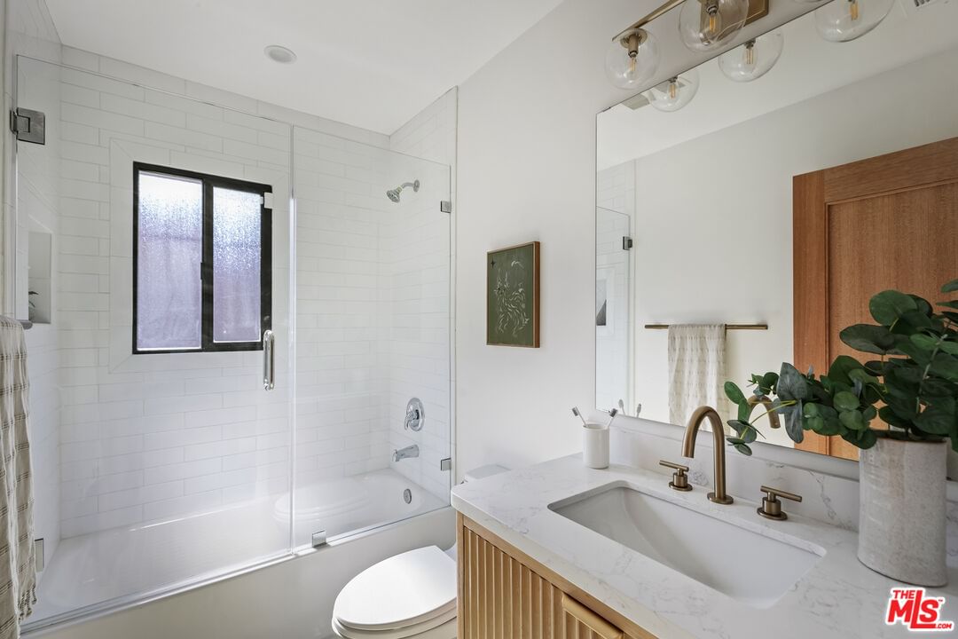 Oakwood photo 25