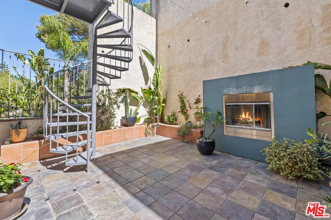 Beverly Glen photo 11