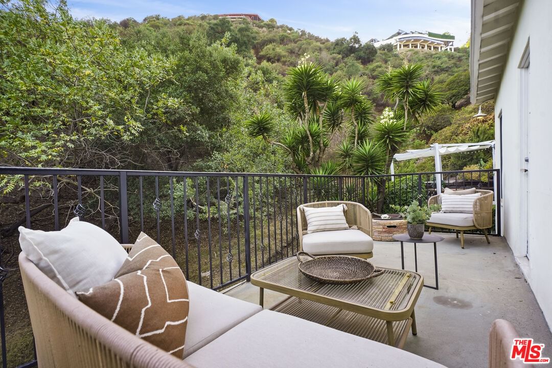 Beverly Glen photo 19