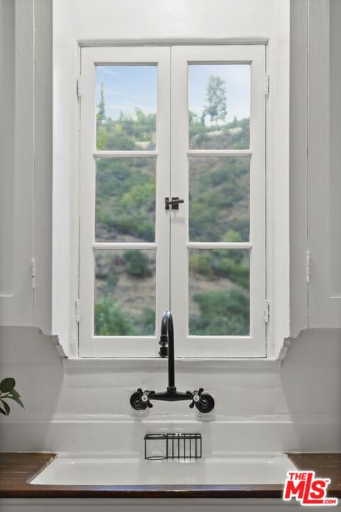 Beverly Glen photo 25