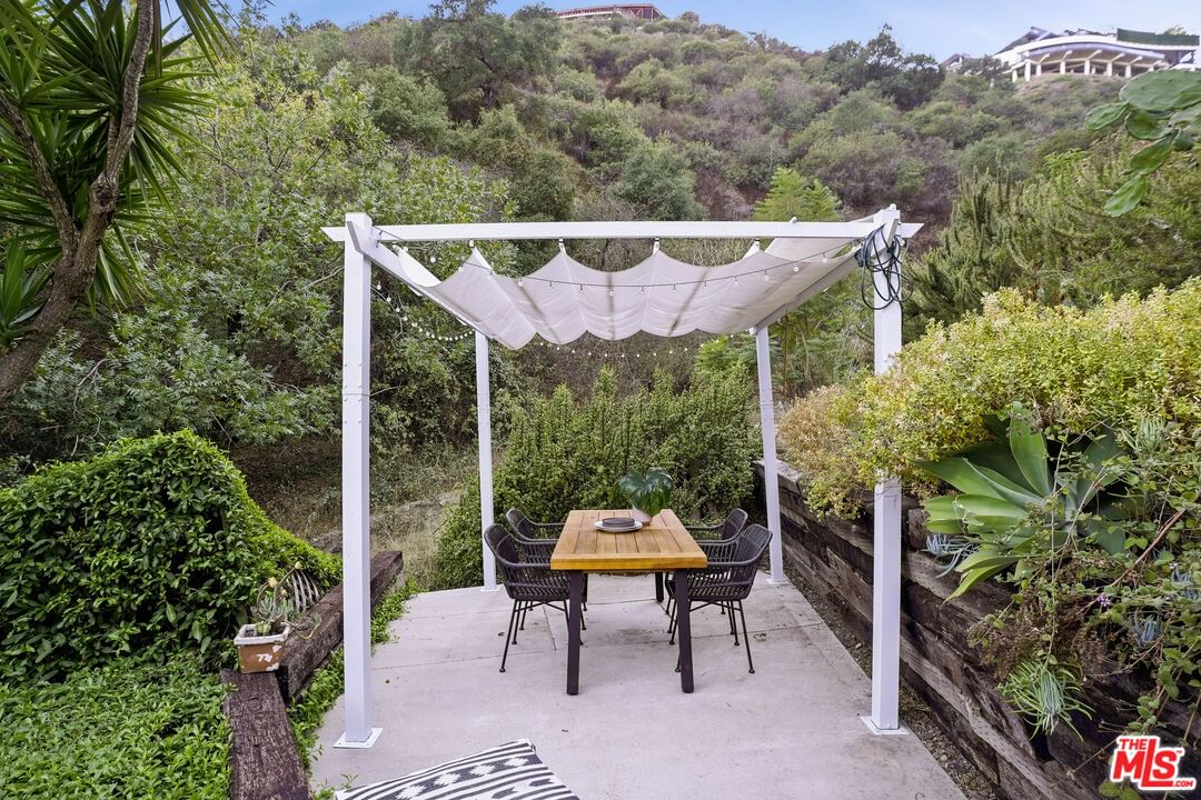 Beverly Glen photo 5