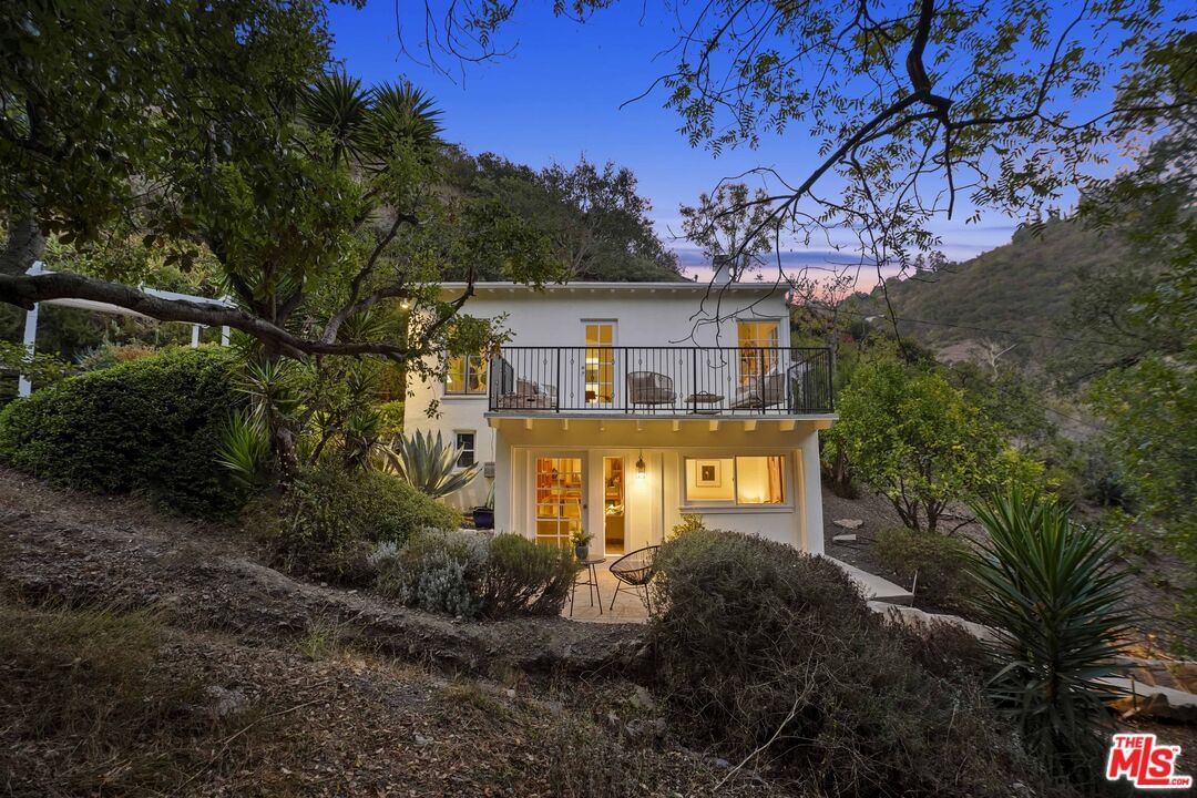 Beverly Glen photo 51