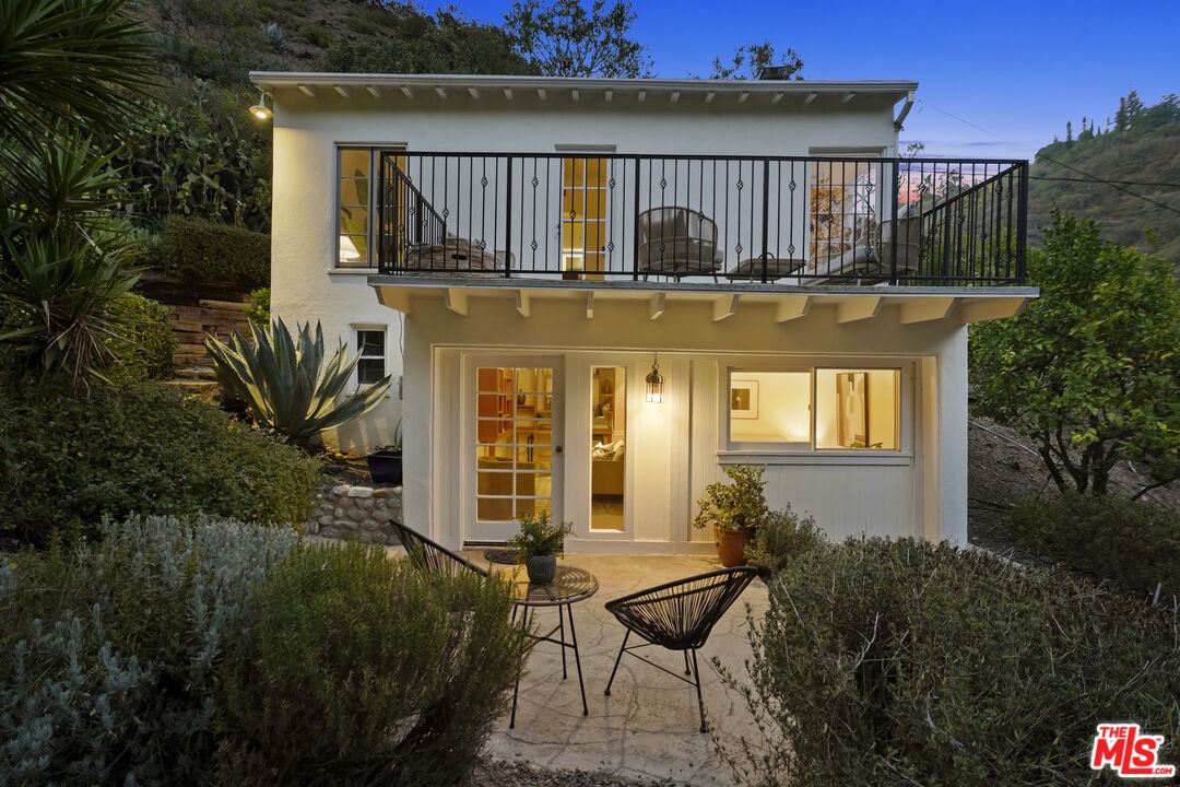 Beverly Glen photo 52