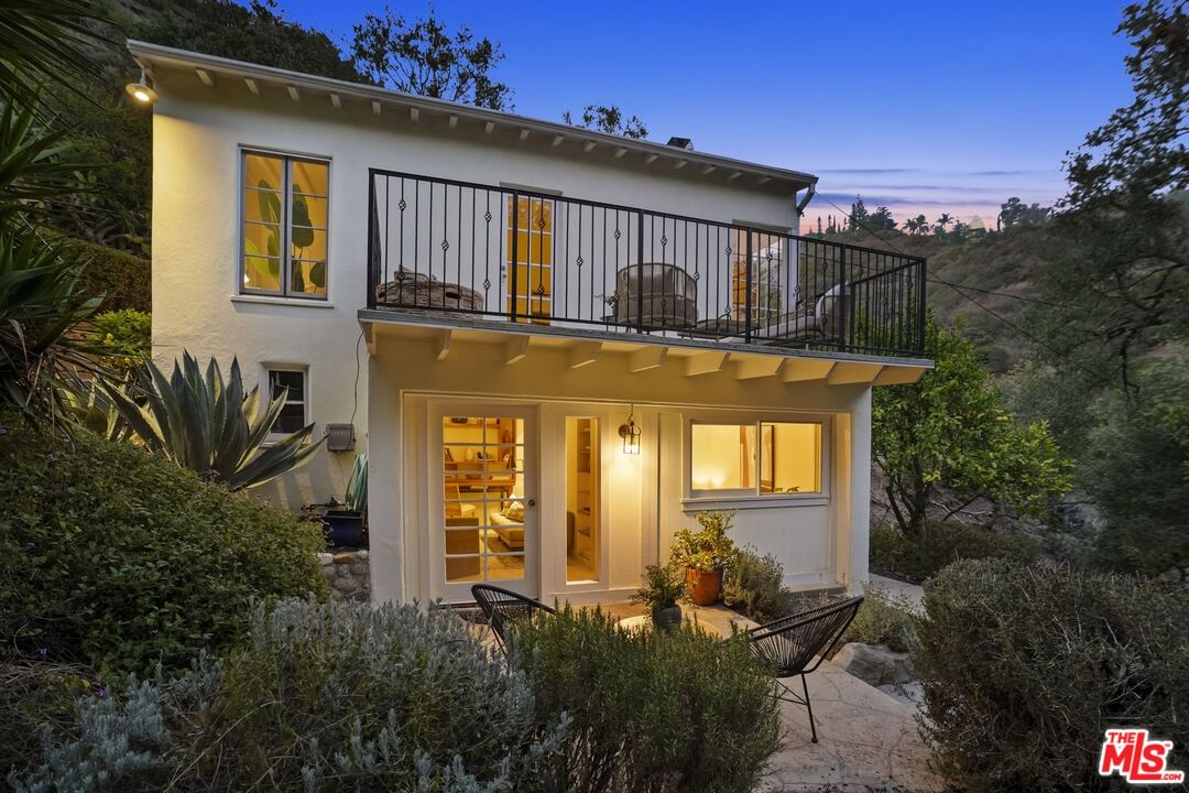 Beverly Glen photo 53