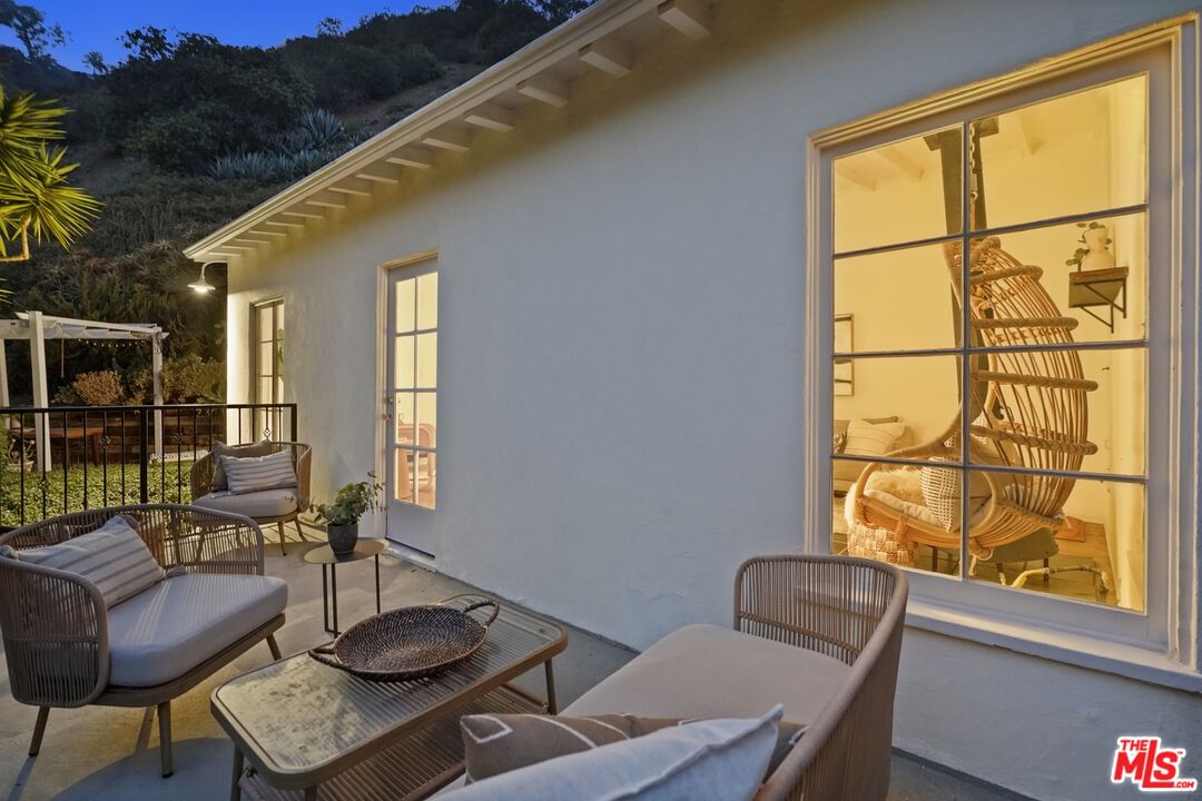 Beverly Glen photo 54