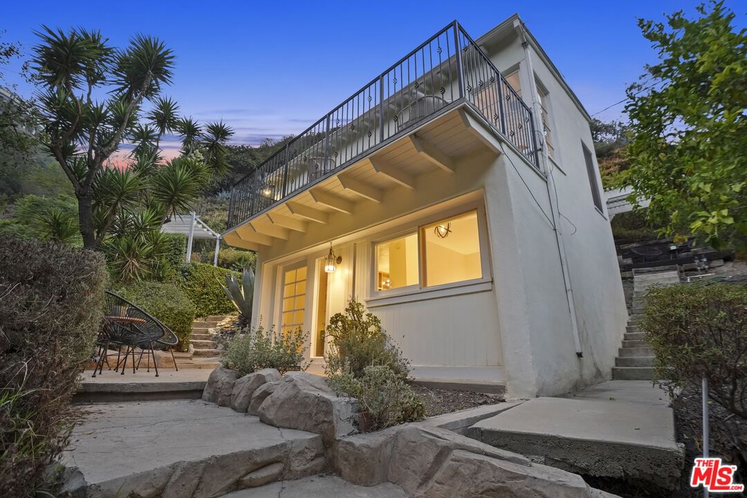 Beverly Glen photo 56
