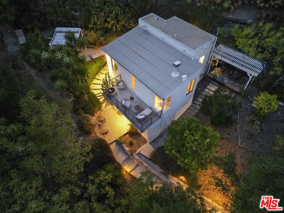 Beverly Glen photo 60