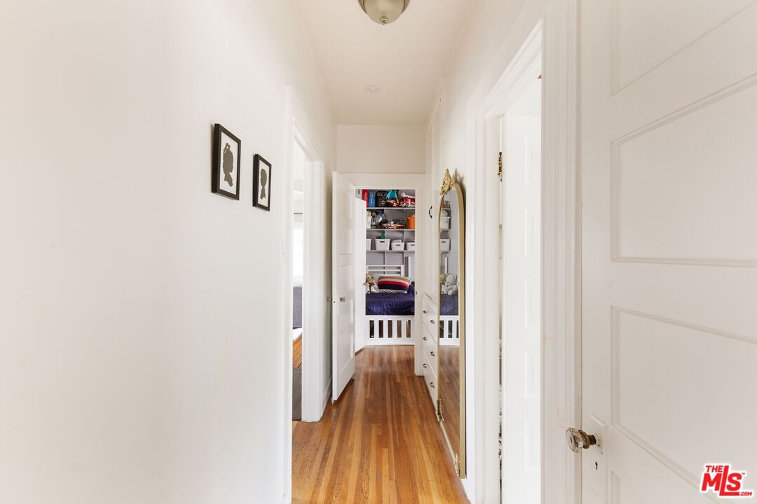 Avenue 64 photo 19