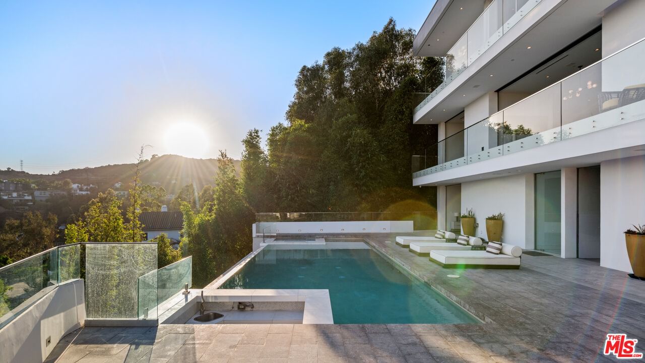 Mulholland photo 20