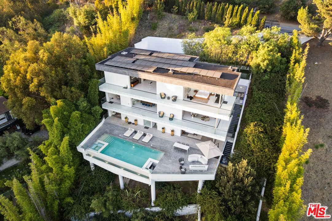 Mulholland photo 21