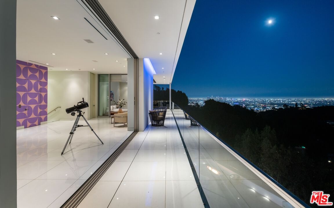 Mulholland photo 6