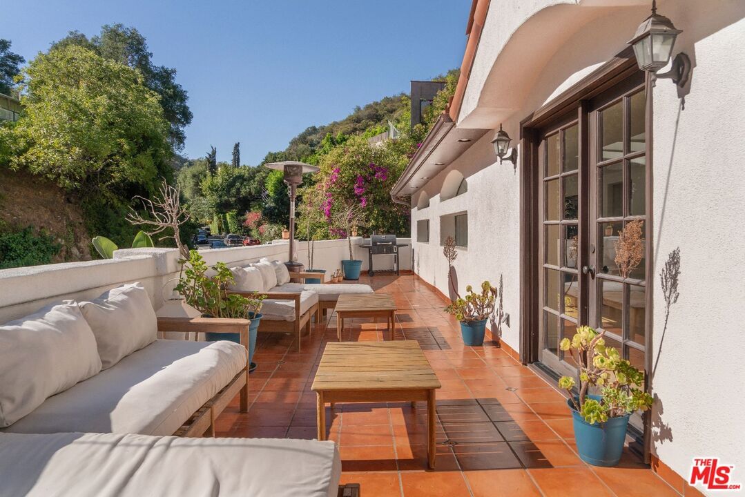 Beverly Glen photo 8