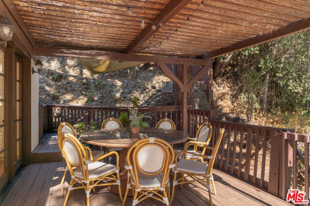Beverly Glen photo 12