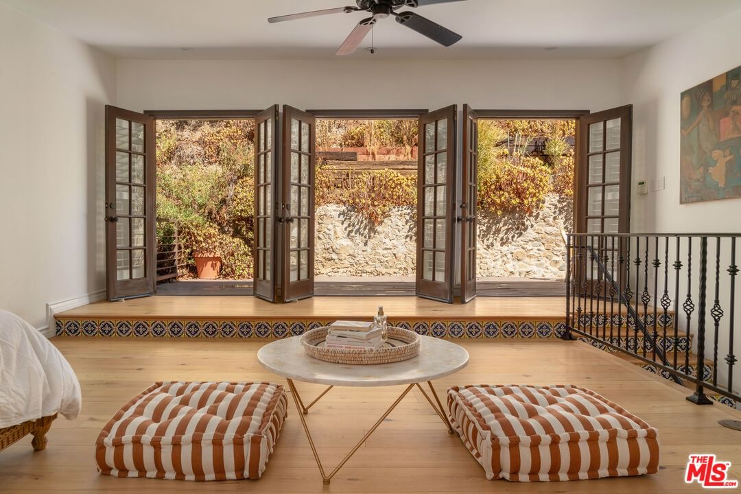 Beverly Glen photo 16