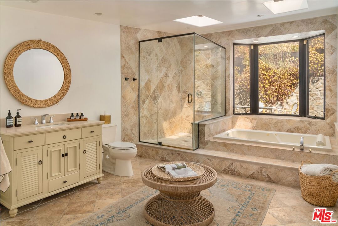 Beverly Glen photo 18