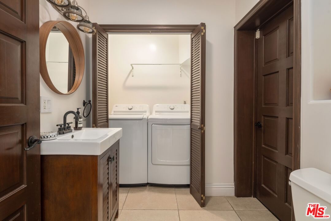Beverly Glen photo 23