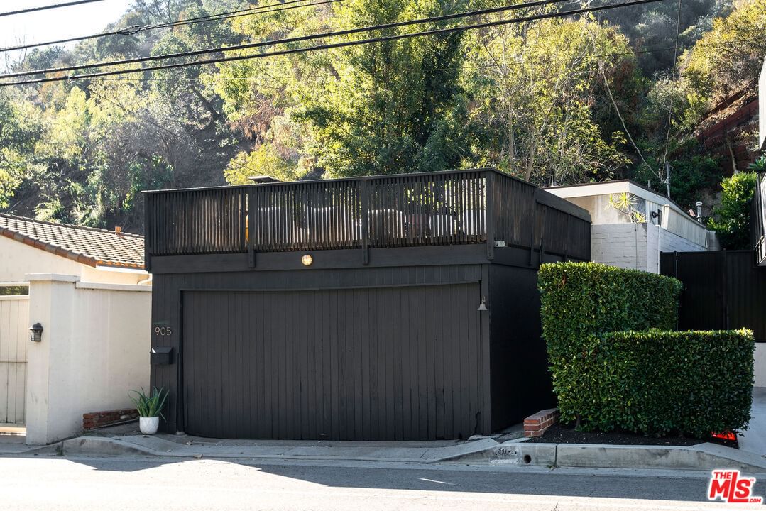 Beverly Glen photo 20