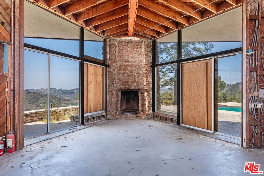 Coldwater Canyon photo 14