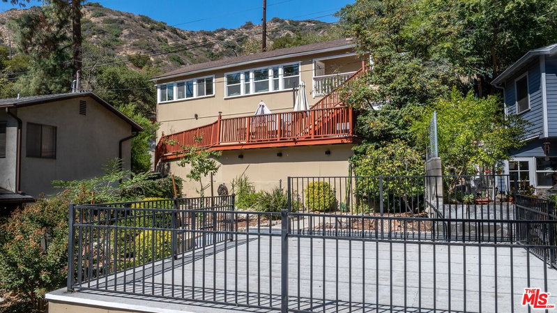 701 Country Club Dr