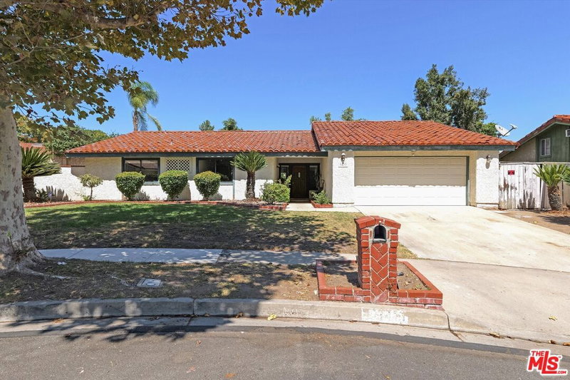 3477 Vicki Ct