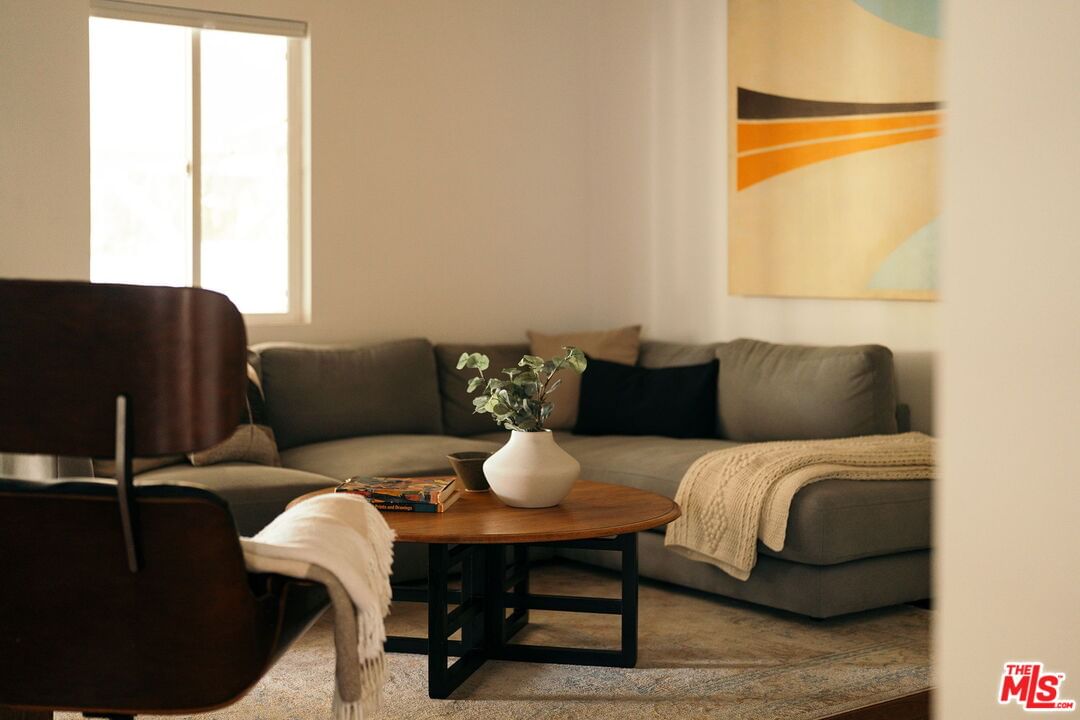 Altadena photo 21